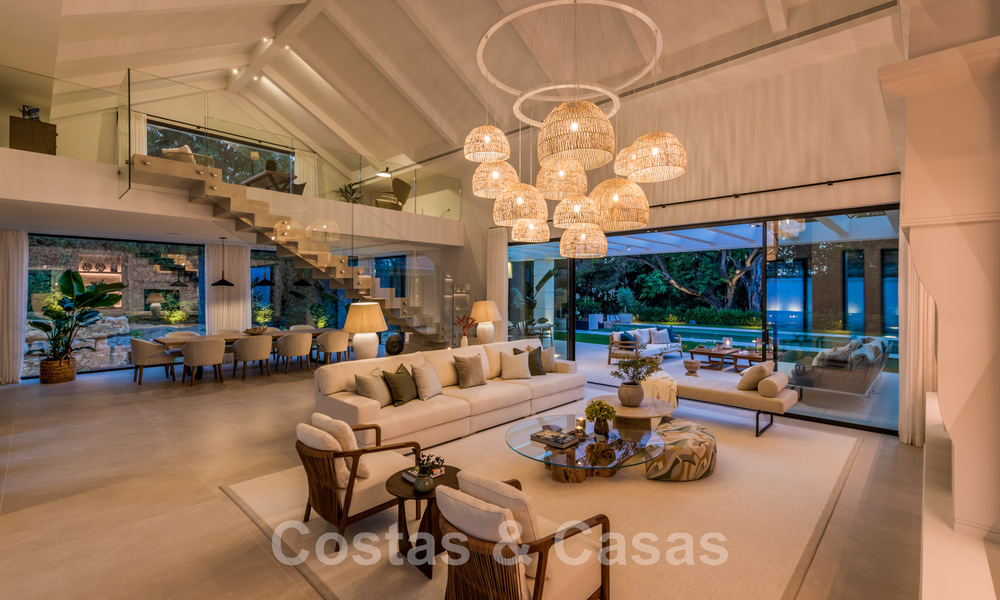 Villa de diseño español en venta, a pasos del campo de golf en Marbella - Benahavis 45502