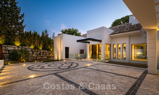 Villa de diseño español en venta, a pasos del campo de golf en Marbella - Benahavis 45507 
