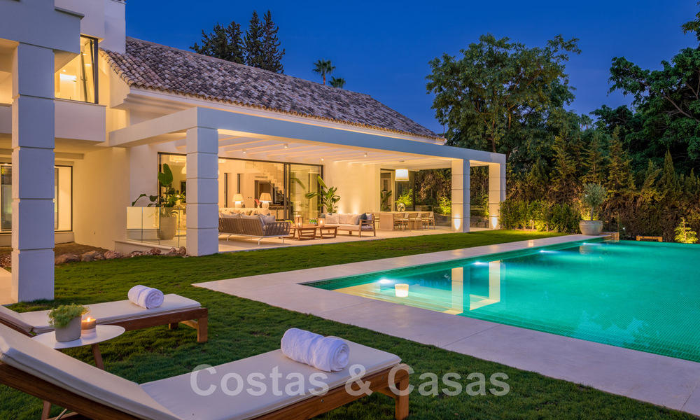 Villa de diseño español en venta, a pasos del campo de golf en Marbella - Benahavis 45514