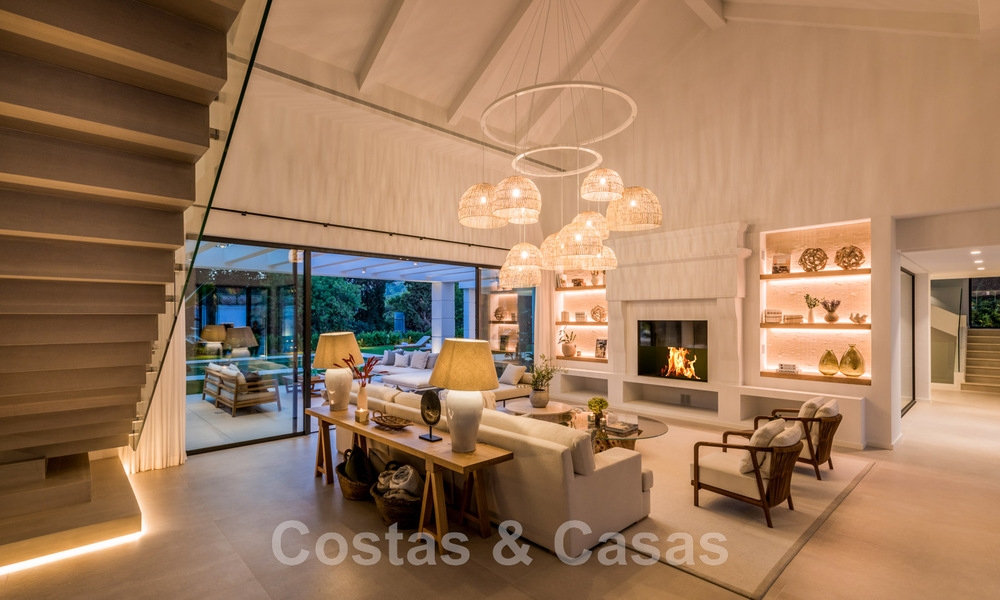 Villa de diseño español en venta, a pasos del campo de golf en Marbella - Benahavis 45525