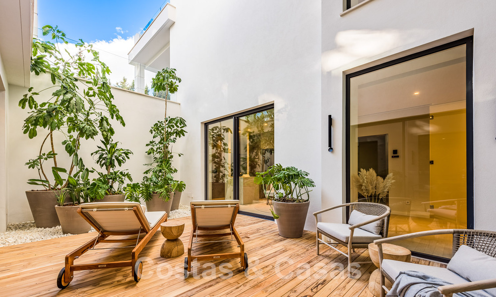 Villa de diseño español en venta, a pasos del campo de golf en Marbella - Benahavis 49288