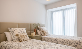 Se vende villa adosada, lista para entrar a vivir, con vistas al mar, en primera línea de playa, a pocos minutos a pie de Estepona centro 45409 