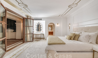 Amplia villa de lujo en venta, de estilo andaluz situada en una posición alta en Nueva Andalucía, Marbella 45073 