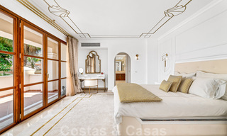 Amplia villa de lujo en venta, de estilo andaluz situada en una posición alta en Nueva Andalucía, Marbella 45082 