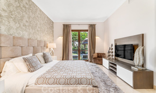 Amplia villa de lujo en venta, de estilo andaluz situada en una posición alta en Nueva Andalucía, Marbella 45095 