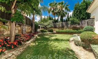 Amplia villa de lujo en venta, de estilo andaluz situada en una posición alta en Nueva Andalucía, Marbella 45122 