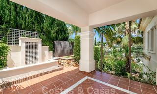 Amplia villa de lujo en venta, de estilo andaluz situada en una posición alta en Nueva Andalucía, Marbella 45144 