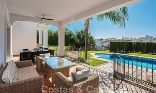 Amplia y encantadora villa de lujo en venta, en una urbanización residencial preferida en la Nueva Milla de Oro, Benahavis - Marbella 45606 