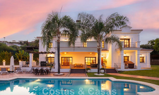 Amplia y encantadora villa de lujo en venta, en una urbanización residencial preferida en la Nueva Milla de Oro, Benahavis - Marbella 45624 
