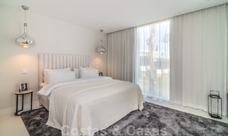 Villa de lujo única en venta en un estilo arquitectónico moderno y andaluz, con vistas al mar, a poca distancia de Puerto Banús, Marbella 45867 