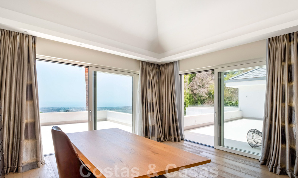 Villa contemporánea de lujo en venta con vistas al mar en el complejo más exclusivo de La Zagaleta en Benahavis - Marbella 45166