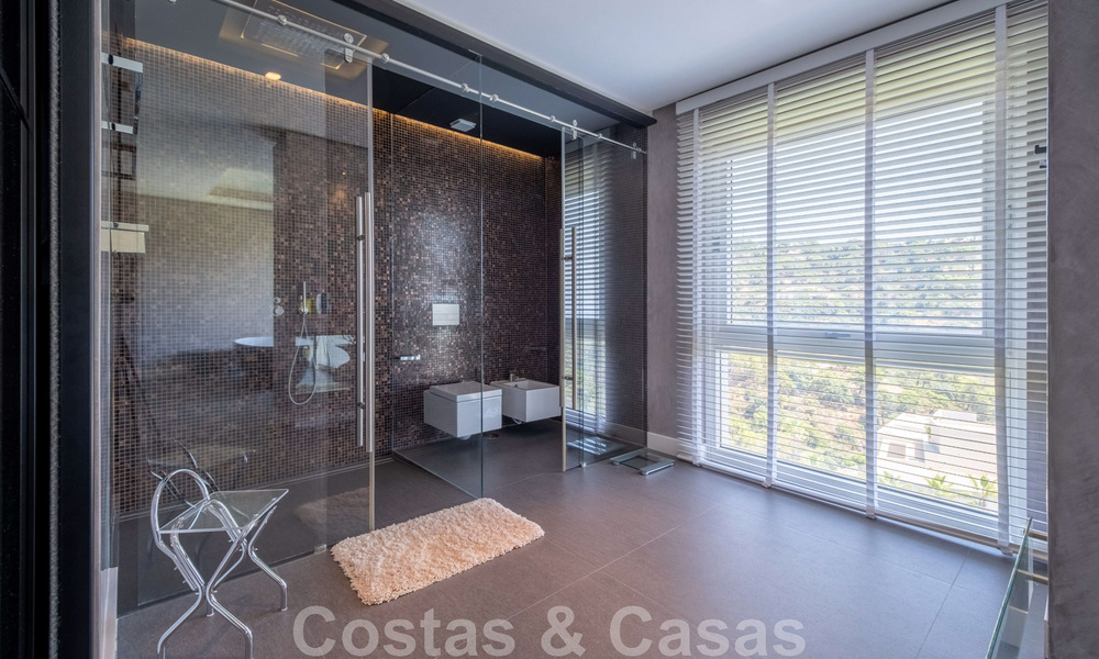 Villa contemporánea de lujo en venta con vistas al mar en el complejo más exclusivo de La Zagaleta en Benahavis - Marbella 45168