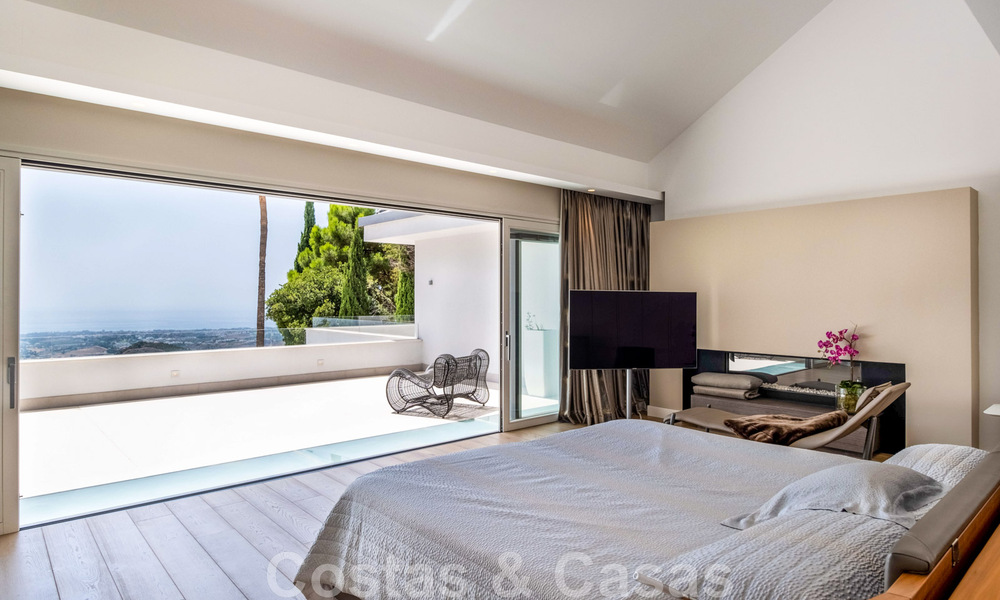 Villa contemporánea de lujo en venta con vistas al mar en el complejo más exclusivo de La Zagaleta en Benahavis - Marbella 45170