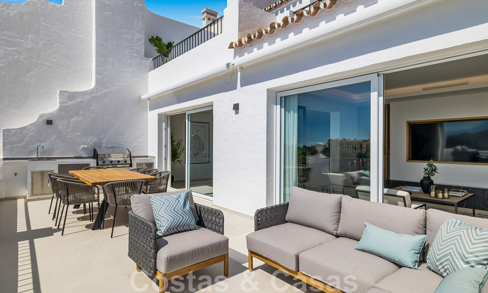 Amplio ático de lujo totalmente reformado en venta con vistas al mar en Benahavis - Marbella 45284
