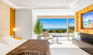 Amplio ático de lujo totalmente reformado en venta con vistas al mar en Benahavis - Marbella 45300 