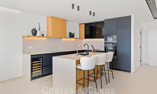 Amplio ático de lujo totalmente reformado en venta con vistas al mar en Benahavis - Marbella 45302 