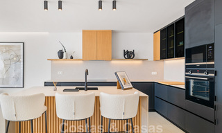 Amplio ático de lujo totalmente reformado en venta con vistas al mar en Benahavis - Marbella 45303 