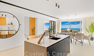 Amplio ático de lujo totalmente reformado en venta con vistas al mar en Benahavis - Marbella 45304 