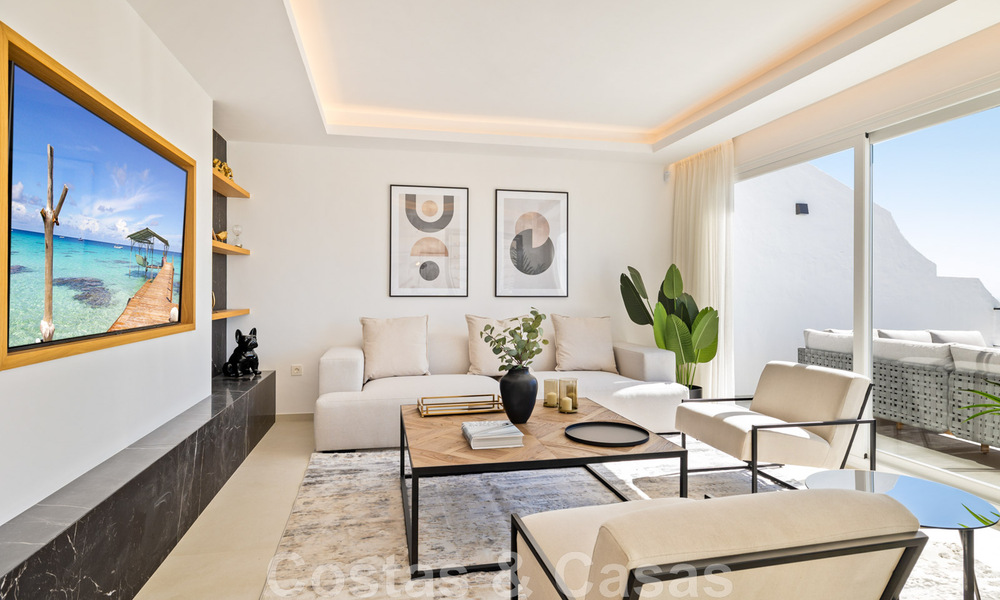 Amplio ático de lujo totalmente reformado en venta con vistas al mar en Benahavis - Marbella 45309