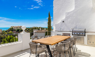 Amplio ático de lujo totalmente reformado en venta con vistas al mar en Benahavis - Marbella 45315 
