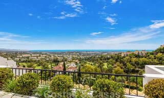 Amplio ático de lujo totalmente reformado en venta con vistas al mar en Benahavis - Marbella 45316 