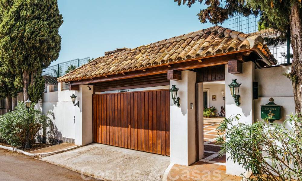 Villa de lujo mediterránea única en venta, en el corazón de la Milla de Oro de Marbella 46182