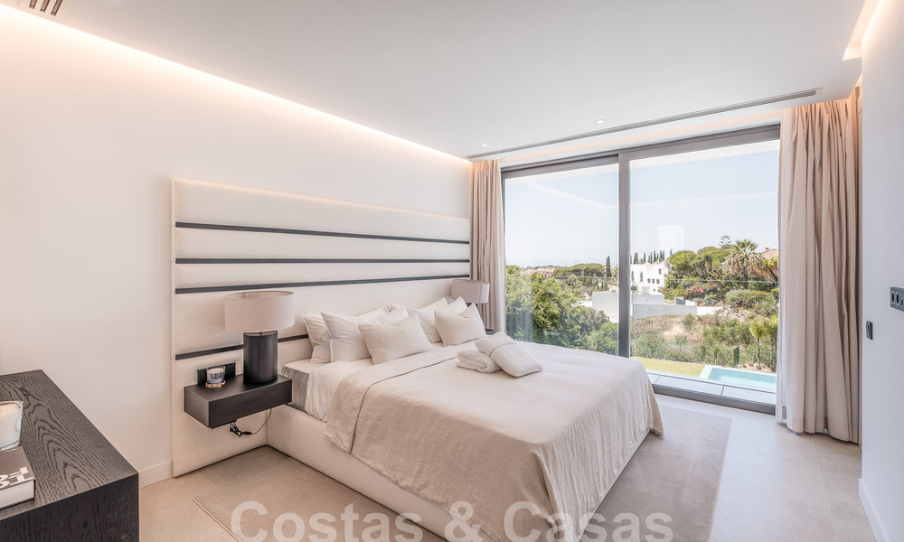Nueva villa de diseño modernista en venta con vistas panorámicas, situada en la Nueva Milla de Oro de Marbella - Benahavís 53649