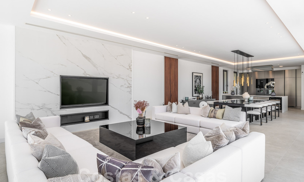 Nueva villa de diseño modernista en venta con vistas panorámicas, situada en la Nueva Milla de Oro de Marbella - Benahavís 53653
