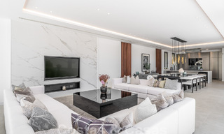Nueva villa de diseño modernista en venta con vistas panorámicas, situada en la Nueva Milla de Oro de Marbella - Benahavís 53653 