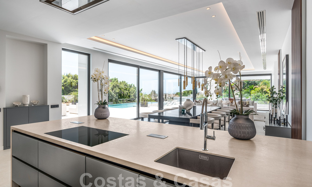 Nueva villa de diseño modernista en venta con vistas panorámicas, situada en la Nueva Milla de Oro de Marbella - Benahavís 53654