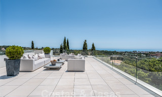 Nueva villa de diseño modernista en venta con vistas panorámicas, situada en la Nueva Milla de Oro de Marbella - Benahavís 53662 