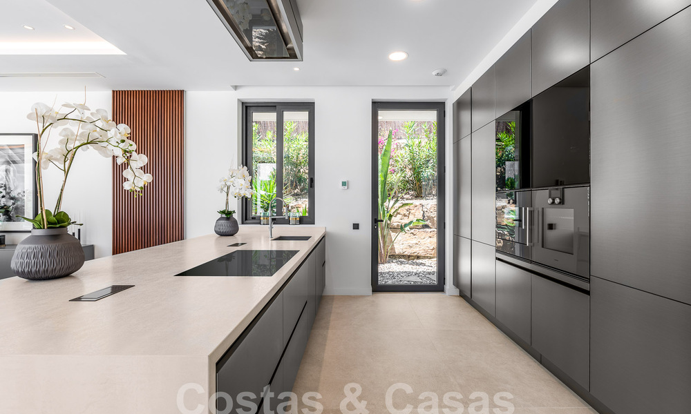 Nueva villa de diseño modernista en venta con vistas panorámicas, situada en la Nueva Milla de Oro de Marbella - Benahavís 53666