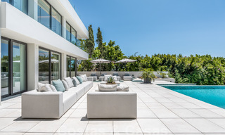 Nueva villa de diseño modernista en venta con vistas panorámicas, situada en la Nueva Milla de Oro de Marbella - Benahavís 53667 