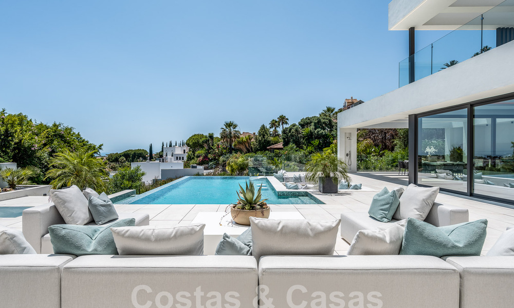 Nueva villa de diseño modernista en venta con vistas panorámicas, situada en la Nueva Milla de Oro de Marbella - Benahavís 53668