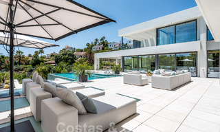Nueva villa de diseño modernista en venta con vistas panorámicas, situada en la Nueva Milla de Oro de Marbella - Benahavís 53669 