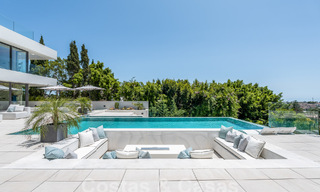 Nueva villa de diseño modernista en venta con vistas panorámicas, situada en la Nueva Milla de Oro de Marbella - Benahavís 53671 
