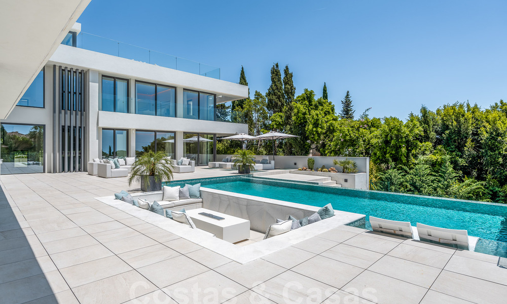 Nueva villa de diseño modernista en venta con vistas panorámicas, situada en la Nueva Milla de Oro de Marbella - Benahavís 53672