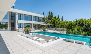 Nueva villa de diseño modernista en venta con vistas panorámicas, situada en la Nueva Milla de Oro de Marbella - Benahavís 53672 
