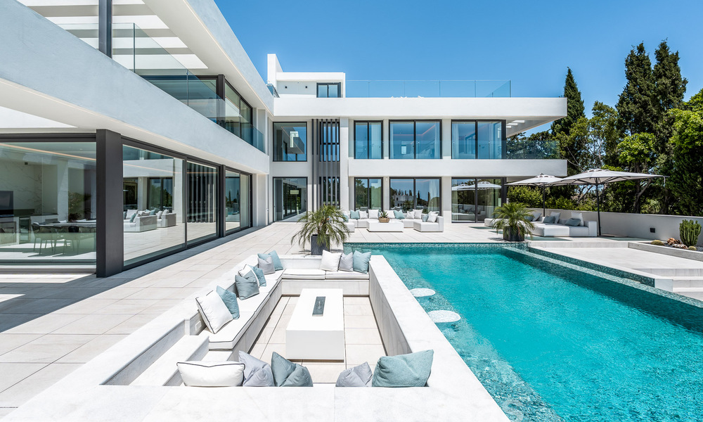 Nueva villa de diseño modernista en venta con vistas panorámicas, situada en la Nueva Milla de Oro de Marbella - Benahavís 53677