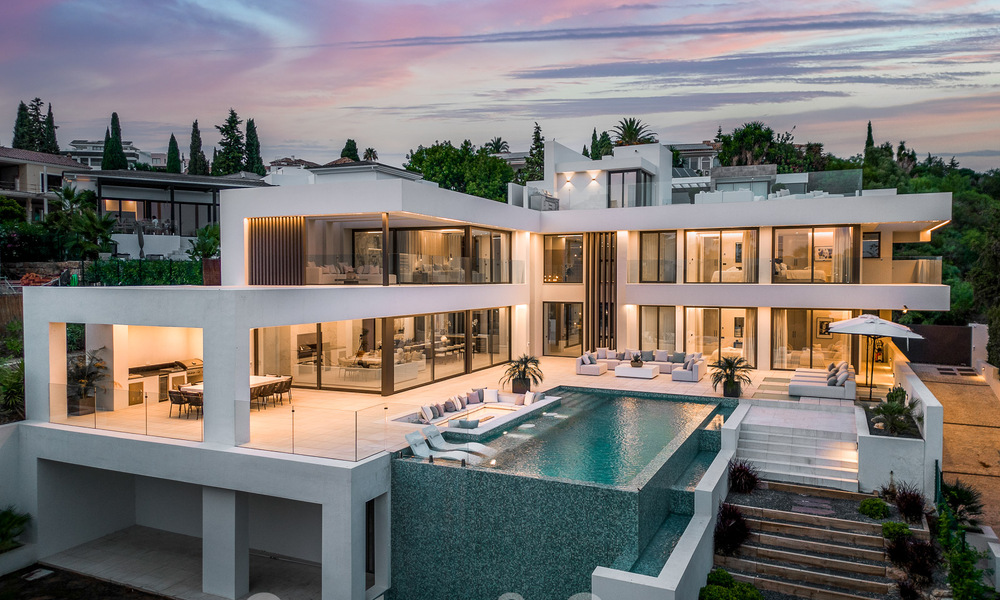 Nueva villa de diseño modernista en venta con vistas panorámicas, situada en la Nueva Milla de Oro de Marbella - Benahavís 53682