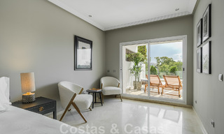 Amplio apartamento en venta, totalmente reformado en estilo moderno, situado en una zona deseable en la Milla de Oro de Marbella 46427 