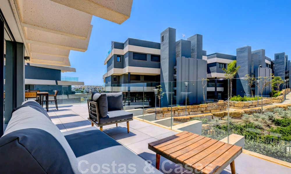 Moderno apartamento de 3 dormitorios en alquilar en un complejo de golf en la Nueva Milla de Oro, entre Marbella y Estepona 45540