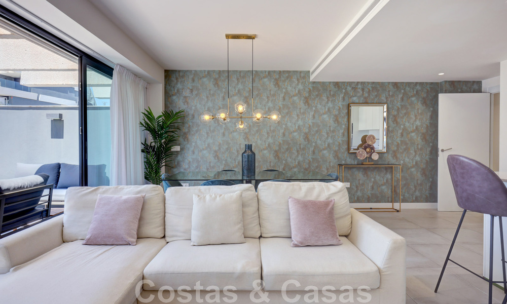 Moderno apartamento de 3 dormitorios en alquilar en un complejo de golf en la Nueva Milla de Oro, entre Marbella y Estepona 45547