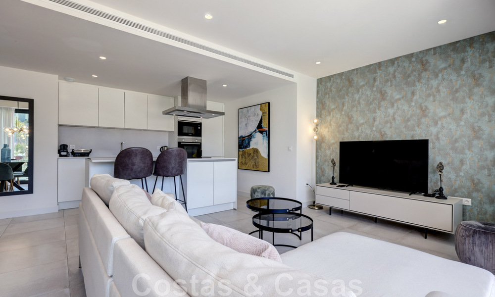 Moderno apartamento de 3 dormitorios en alquilar en un complejo de golf en la Nueva Milla de Oro, entre Marbella y Estepona 45551