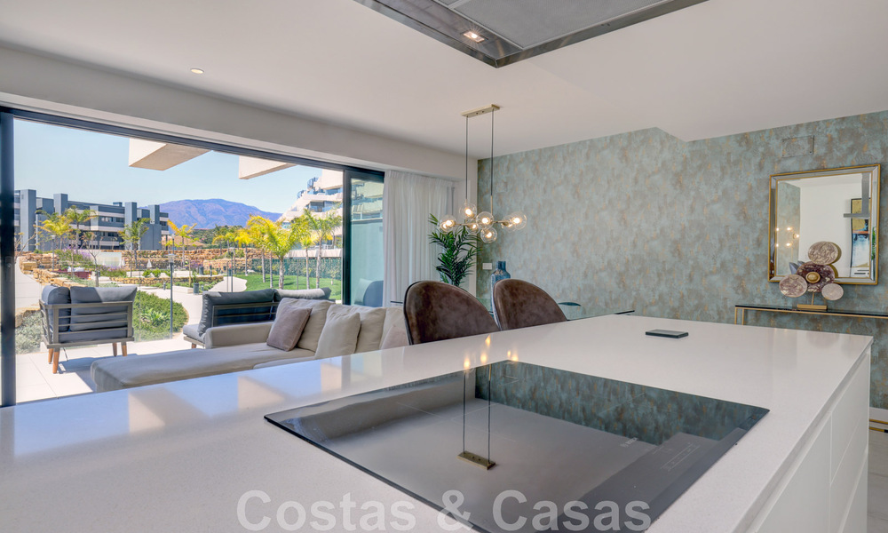 Moderno apartamento de 3 dormitorios en alquilar en un complejo de golf en la Nueva Milla de Oro, entre Marbella y Estepona 45554