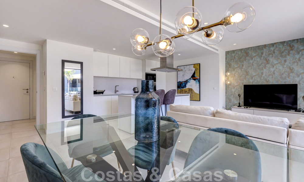 Moderno apartamento de 3 dormitorios en alquilar en un complejo de golf en la Nueva Milla de Oro, entre Marbella y Estepona 45562