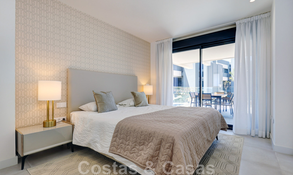 Moderno apartamento de 3 dormitorios en alquilar en un complejo de golf en la Nueva Milla de Oro, entre Marbella y Estepona 45564