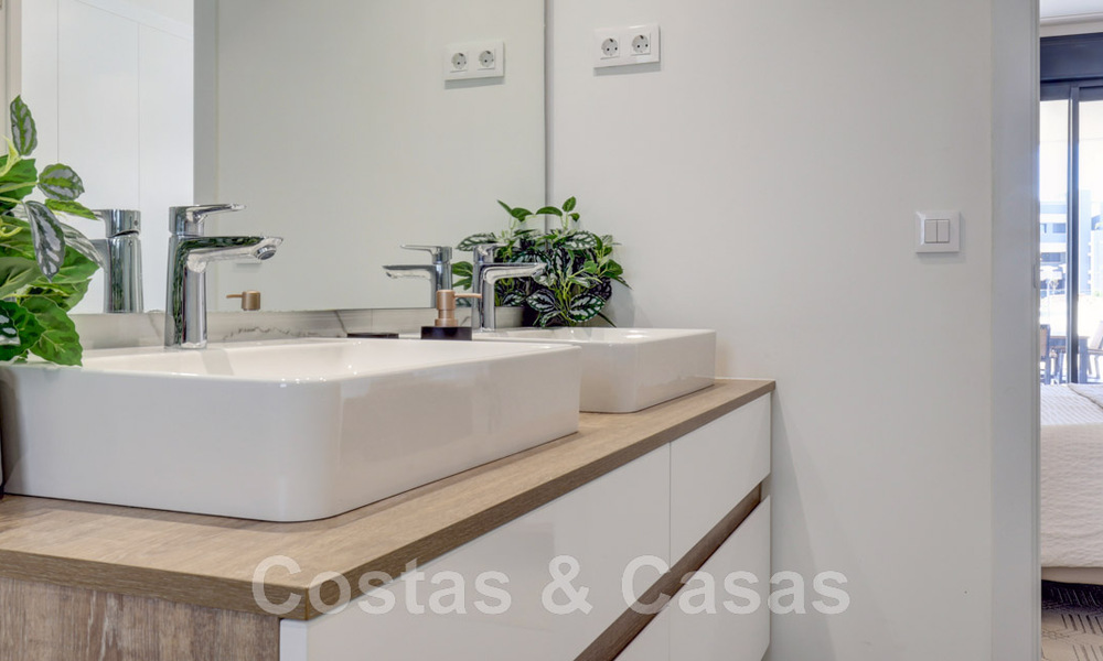 Moderno apartamento de 3 dormitorios en alquilar en un complejo de golf en la Nueva Milla de Oro, entre Marbella y Estepona 45570