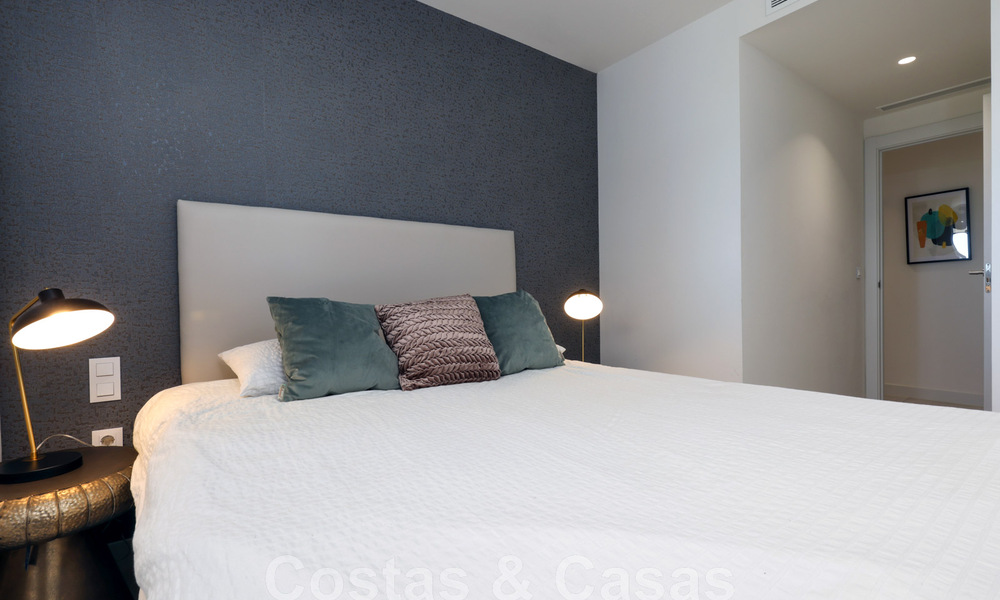 Moderno apartamento de 3 dormitorios en alquilar en un complejo de golf en la Nueva Milla de Oro, entre Marbella y Estepona 45575
