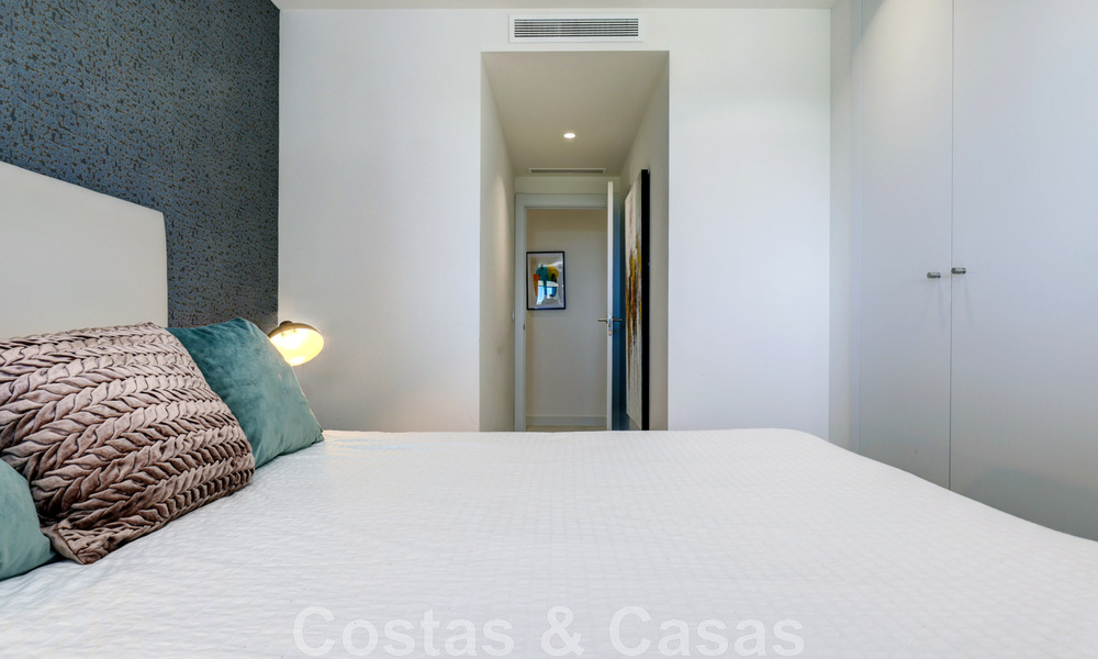 Moderno apartamento de 3 dormitorios en alquilar en un complejo de golf en la Nueva Milla de Oro, entre Marbella y Estepona 45576